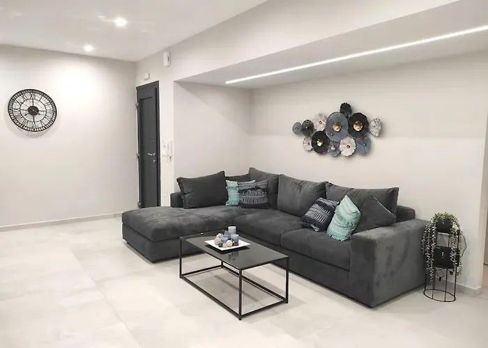 Ekati Apartment