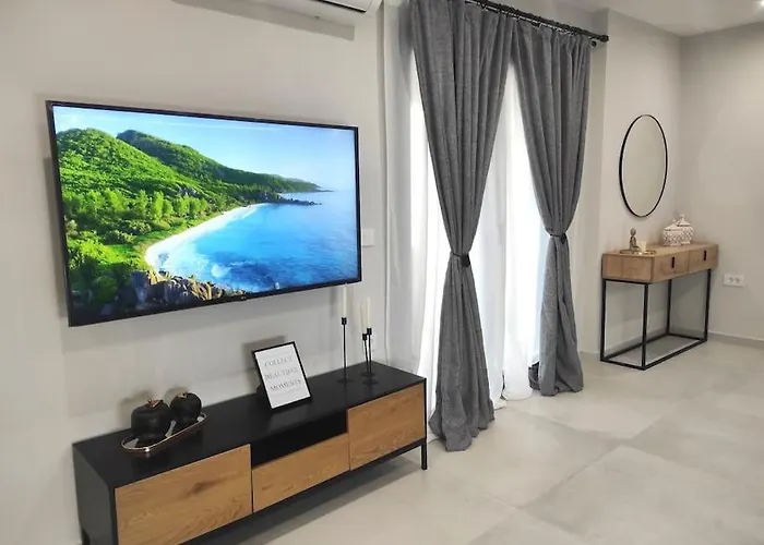 Ekati Apartment