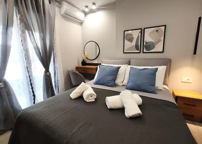 Ekati Apartment